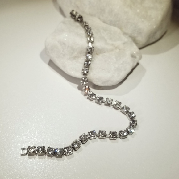 Vintage Rhinestone Bracelet - Picture 2 of 7